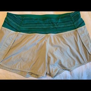 Like New lululemon sea foam Run Times short 4”